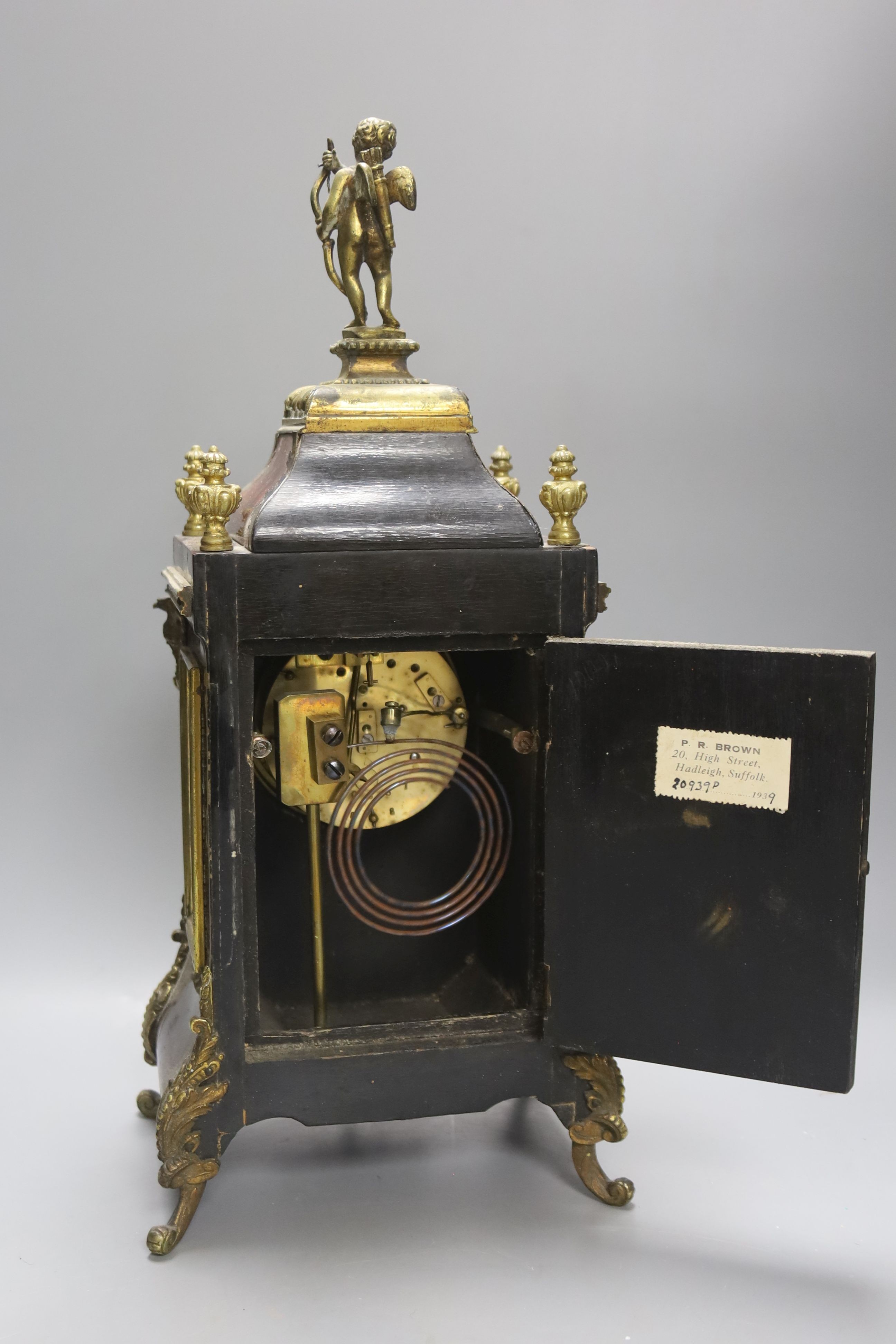 A 19th century French ormolu mounted boulle mantel clock, with key and pendulum, height 40cm